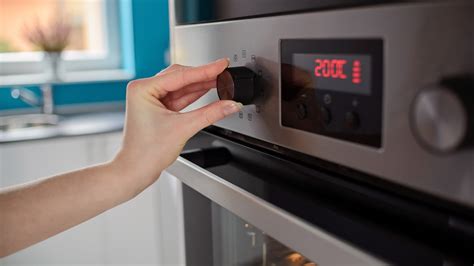 How Long Does It Take an Oven to Preheat for Perfect Meals?