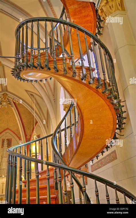Spiral Staircases in USA: Design, History & Modern Elegance