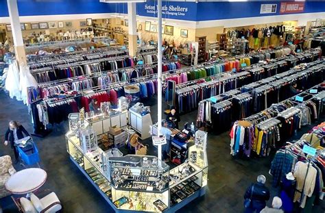 Uncovering Hidden Gems: A Thrift Hunter's Guide to Norfolk, USA