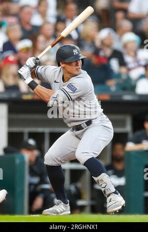 Yankees Conquer Rivals in a Thrilling Late-Inning Showdown