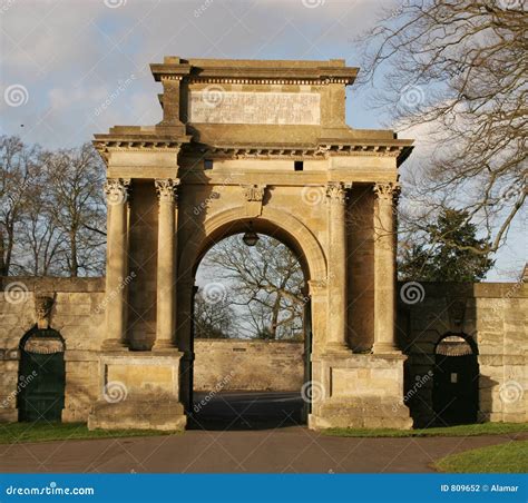 Transform Your Doorway: A DIY Guide to Building a Beautiful Archway