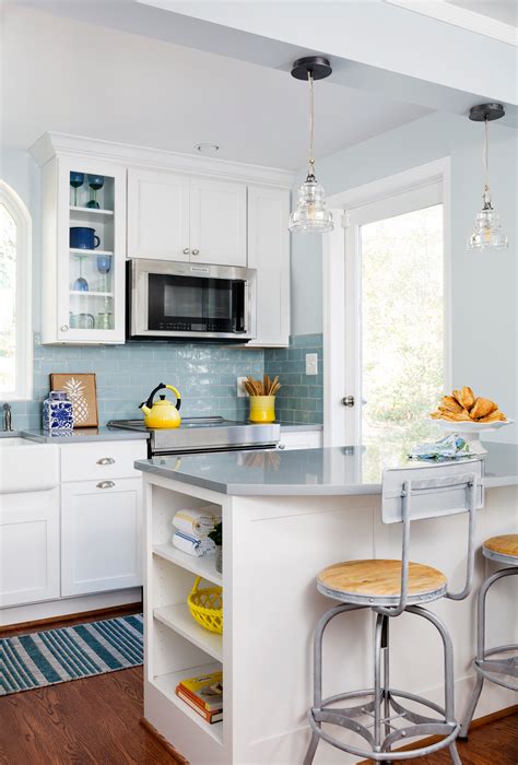 Maximizing Space: Smart Cabinet Solutions for Small Kitchens