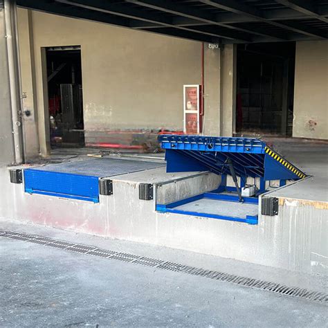 Mastering Logistics: Understanding the Essential Dock Leveler