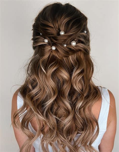 Romantic Wedding Hairstyles for Long Hair: Bridal Inspiration