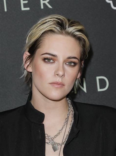 Unveiling Kristen Stewart's True Hair Color: A Natural Beauty