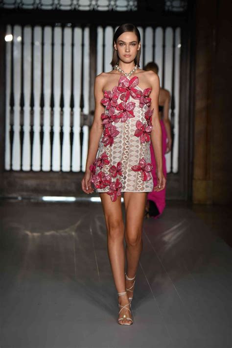 Chic Trends: Discover the Latest Clothes for Ladies