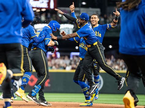 Seattle Mariners Triumph: A Thrilling Victory Last Night!