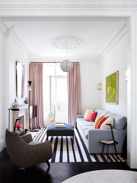 Smart Solutions for Maximizing Space in Small Living Rooms