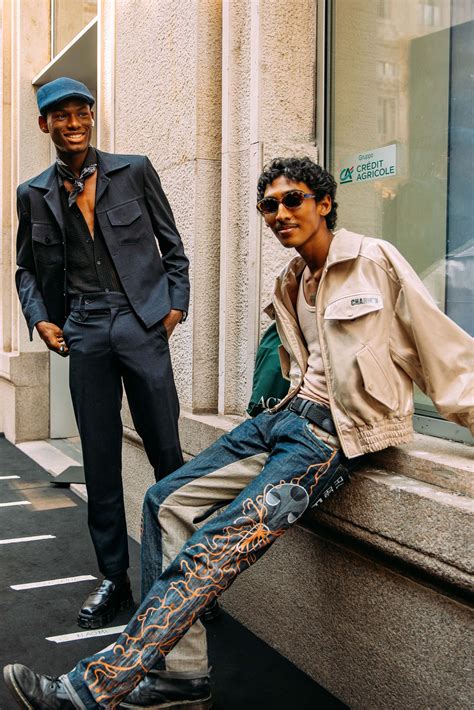 Exploring the Vibrant World of Street Fashion: Trends & Personal Style