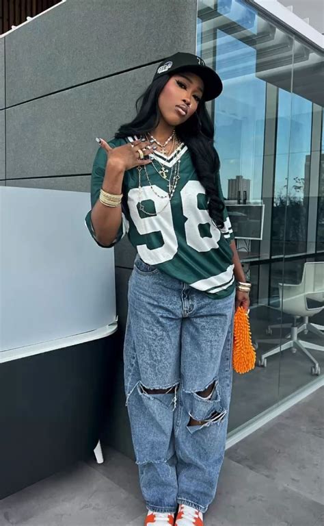 Unleash Your Inner Vibe: Embracing the Dynamic Street Girl Style