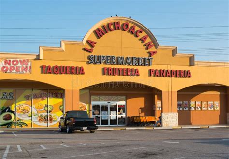 Exploring the Heart of American Supermarkets: A Culinary Journey