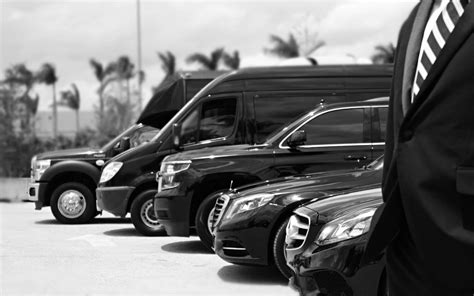 Luxury Town Car Service Seattle: Arrive in Style and Comfort